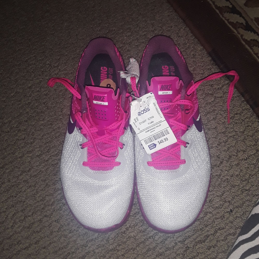 NWT: NIKE PINK/PURPLE METCON 3 RUNNING SHOES SZ: 8